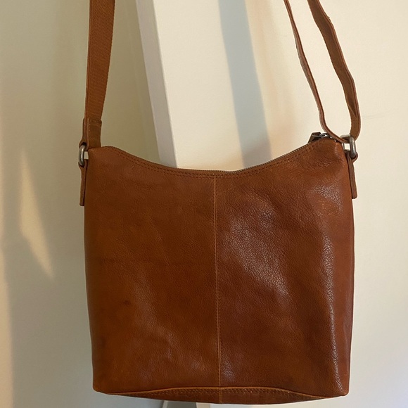 Spikes and Sparrow Genuine Leather crossbody - Picture 2 of 5